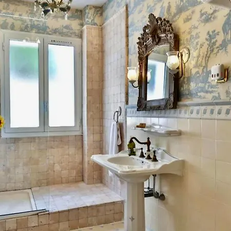 Modernist And Chic Comfort And Pool Сasa de vacaciones *